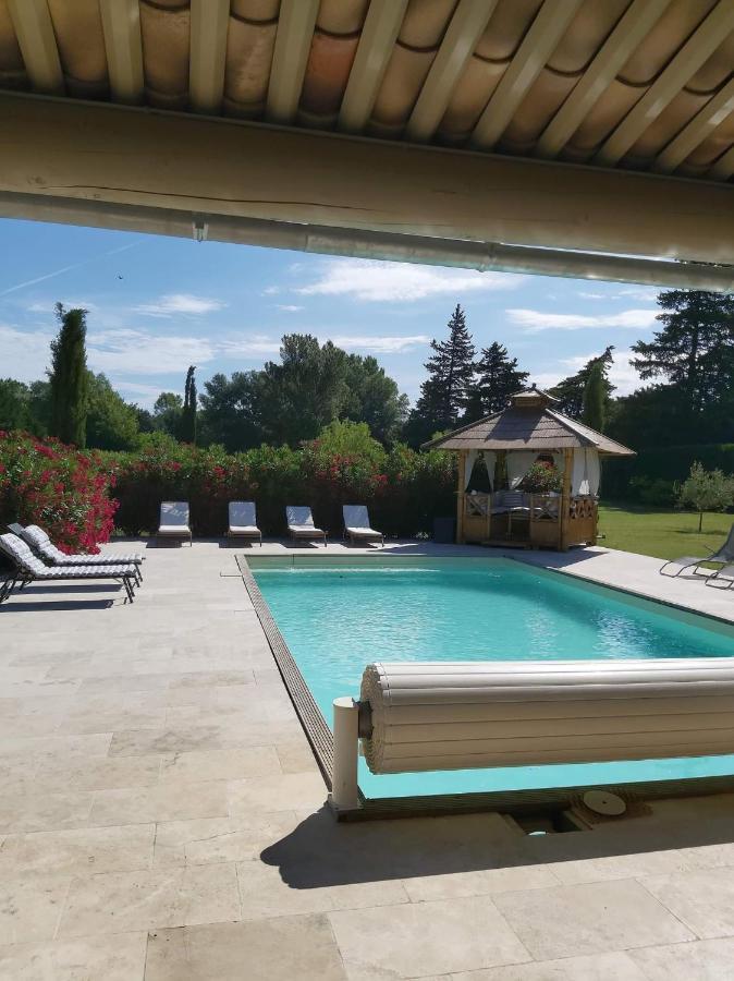 Studio Au Calme Avec Piscine Et Toutes Les Commodites Necessaires Le Thor Exterior photo